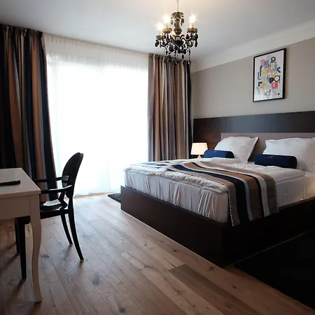 Oda ve Kahvaltı Eola Leisure