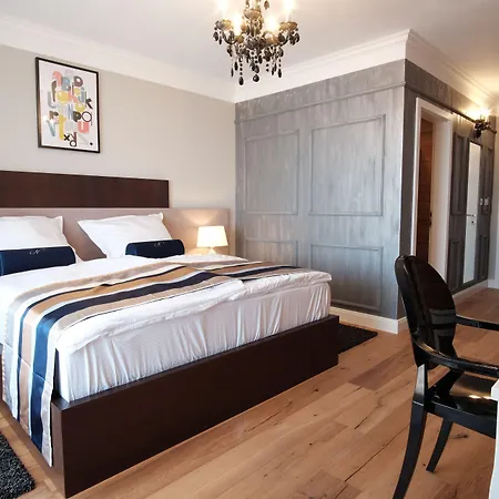 Bed and Breakfast Eola Leisure 4*